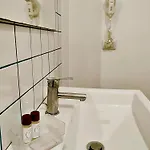Nonna Pina Art Bed & Breakfast Neapel